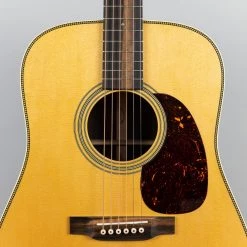 Acoustic Guitars Martin HD-28 Acoustic Guitar (2580370)