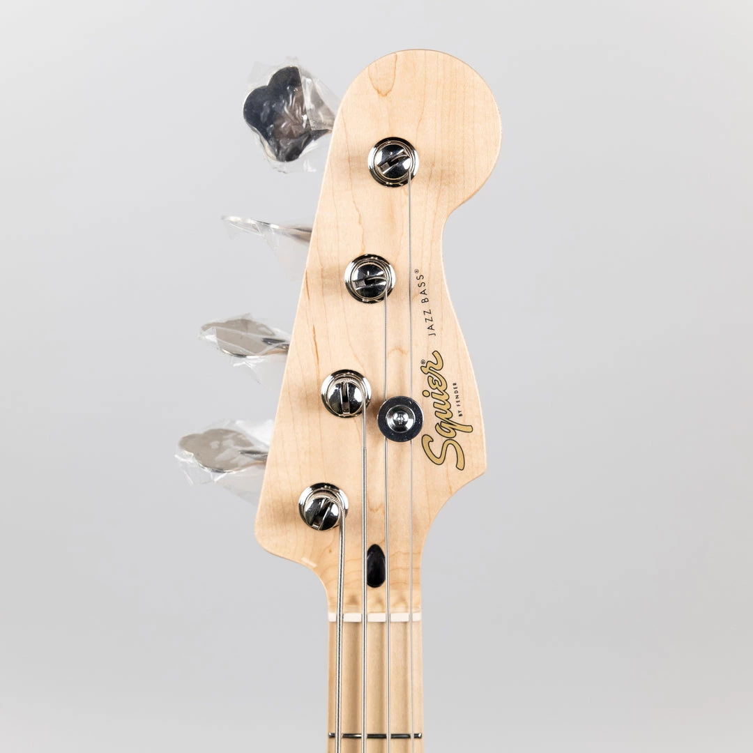 Squier Paranormal Jazz Bass '54 In Black Bass Guitars 10 Squier Paranormal Jazz Bass '54 In Black Bass Guitars