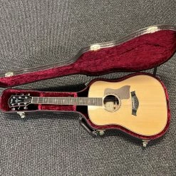 Acoustic Guitars Used 2016 Taylor Custom Dreadnought Adirondack Spruce Top / AAA Rosewood Back & Sides 30 Acoustic Guitars Used 2016 Taylor Custom Dreadnought Adirondack Spruce Top / AAA Rosewood Back & Sides
