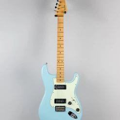 Fender Noventa Stratocaster In Daphne Blue