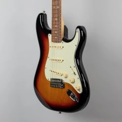 Fender Deluxe Roadhouse Stratocaster In 3-Color Sunburst (MX21159599) Electric Guitars