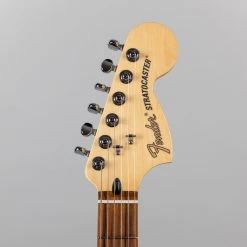 Fender Deluxe Roadhouse Stratocaster In 3-Color Sunburst (MX21159599) Electric Guitars