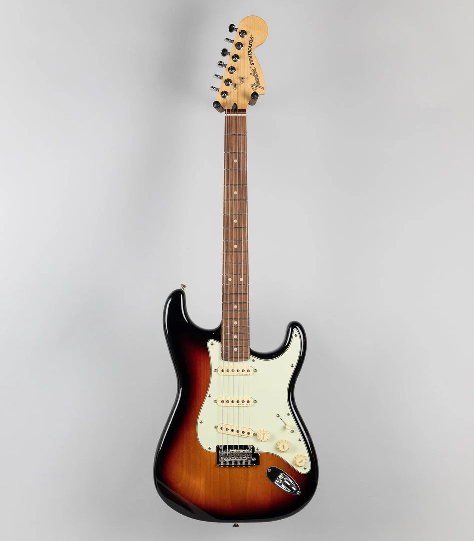 Fender Deluxe Roadhouse Stratocaster In 3-Color Sunburst (MX21209967) Electric Guitars 4 Fender Deluxe Roadhouse Stratocaster In 3-Color Sunburst (MX21209967) Electric Guitars