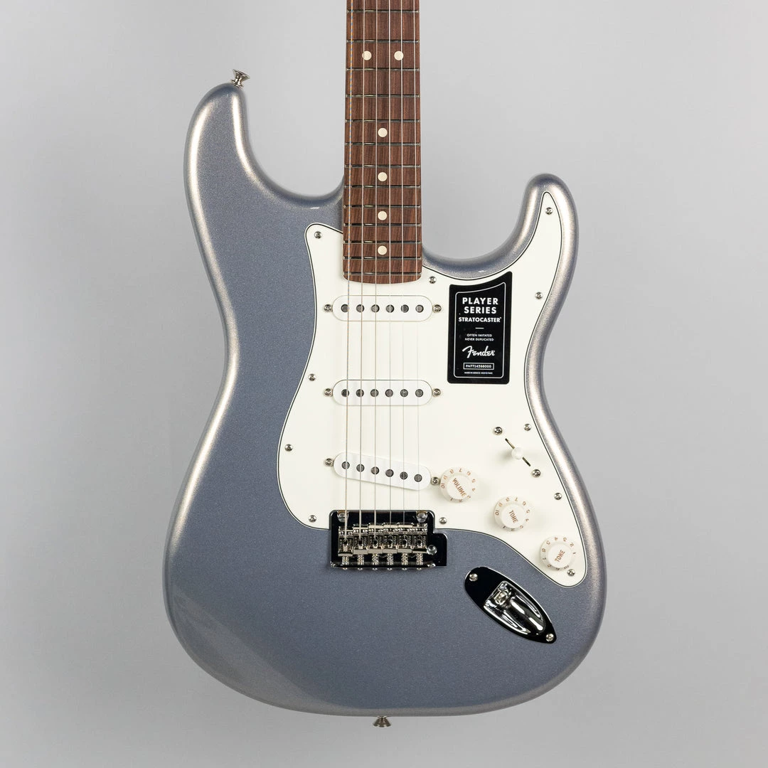 Electric Guitars Fender Player Stratocaster In Silver (MX21240210) 3 Electric Guitars Fender Player Stratocaster In Silver (MX21240210)
