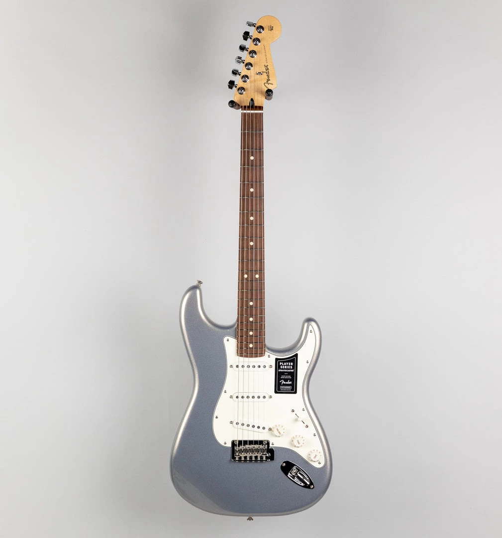 Electric Guitars Fender Player Stratocaster In Silver (MX21240210) 4 Electric Guitars Fender Player Stratocaster In Silver (MX21240210)