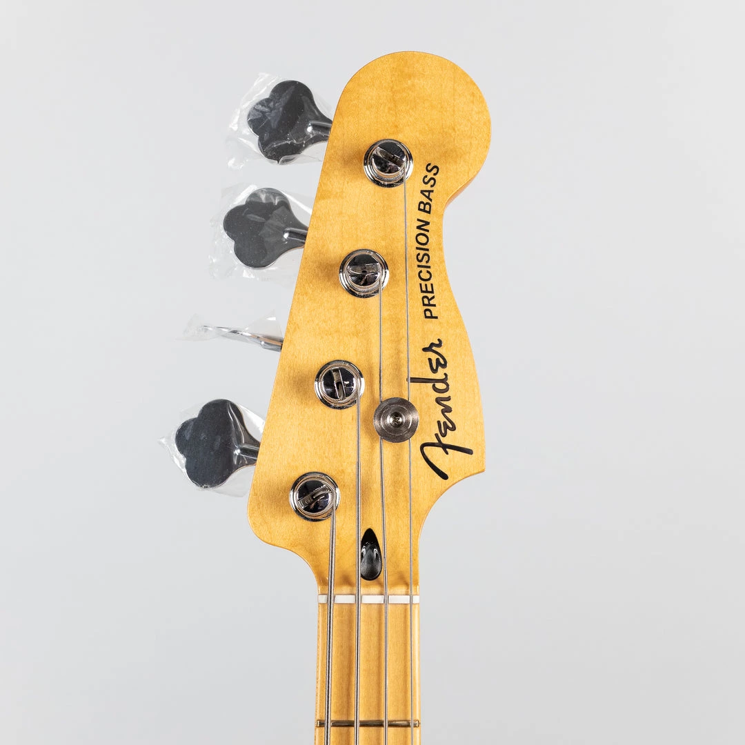 Fender Player Plus Precision Bass In Silver Smoke (MX21253323) 9 Fender Player Plus Precision Bass In Silver Smoke (MX21253323)