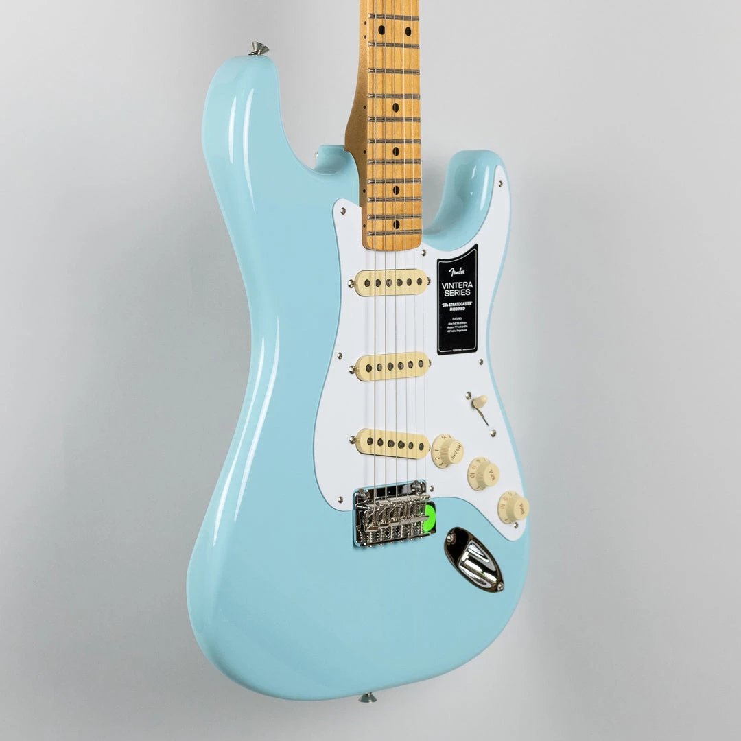 Electric Guitars Fender Vintera '50s Stratocaster Modified In Daphne Blue (MX22008285) 5 Electric Guitars Fender Vintera '50s Stratocaster Modified In Daphne Blue (MX22008285)