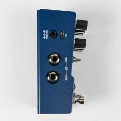 Walrus Audio MAKO Series: M1 High Fidelity Modulation Machine Effects Pedals