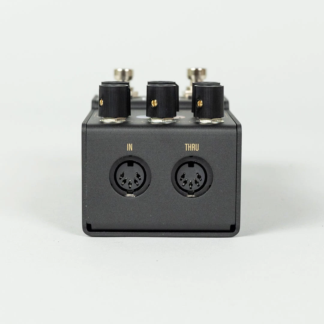 Walrus Audio MAKO Series: R1 High-Fidelity Stereo Reverb Effects Pedals 8 Walrus Audio MAKO Series: R1 High-Fidelity Stereo Reverb Effects Pedals