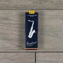 Woodwind Accessories Vandoren Traditional Tenor Sax Reeds Strength 2.5 (Box Of 5)