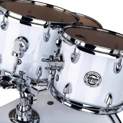 Ddrum D2 522 5-Piece Complete Drum Set In Gloss White