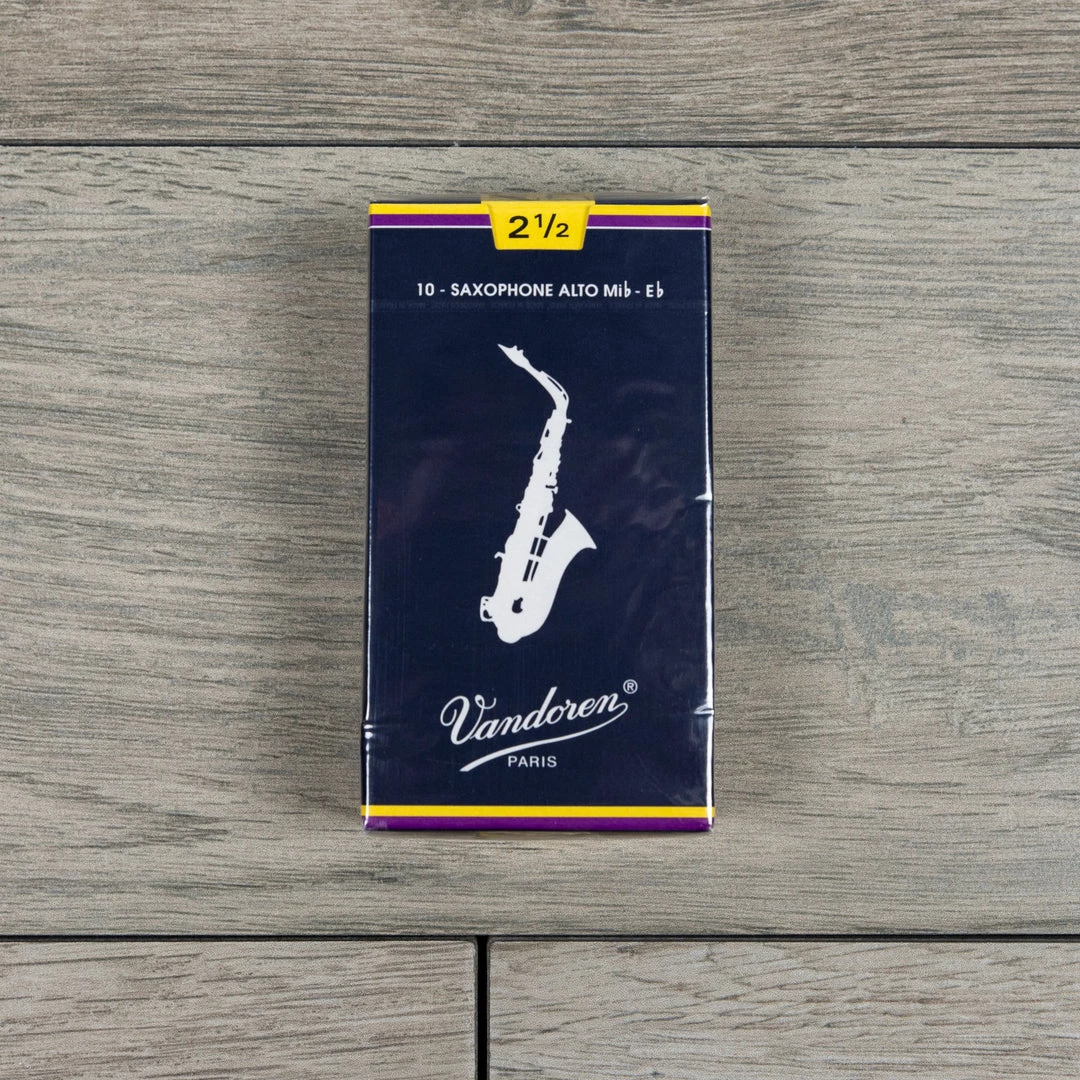 Vandoren Traditional Alto Sax Reeds Strength 2.5 (Box Of 10) Woodwind Accessories 3 Vandoren Traditional Alto Sax Reeds Strength 2.5 (Box Of 10) Woodwind Accessories