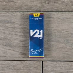 Vandoren V21 Tenor Sax Reeds Strength 2.5 (Box Of 5)