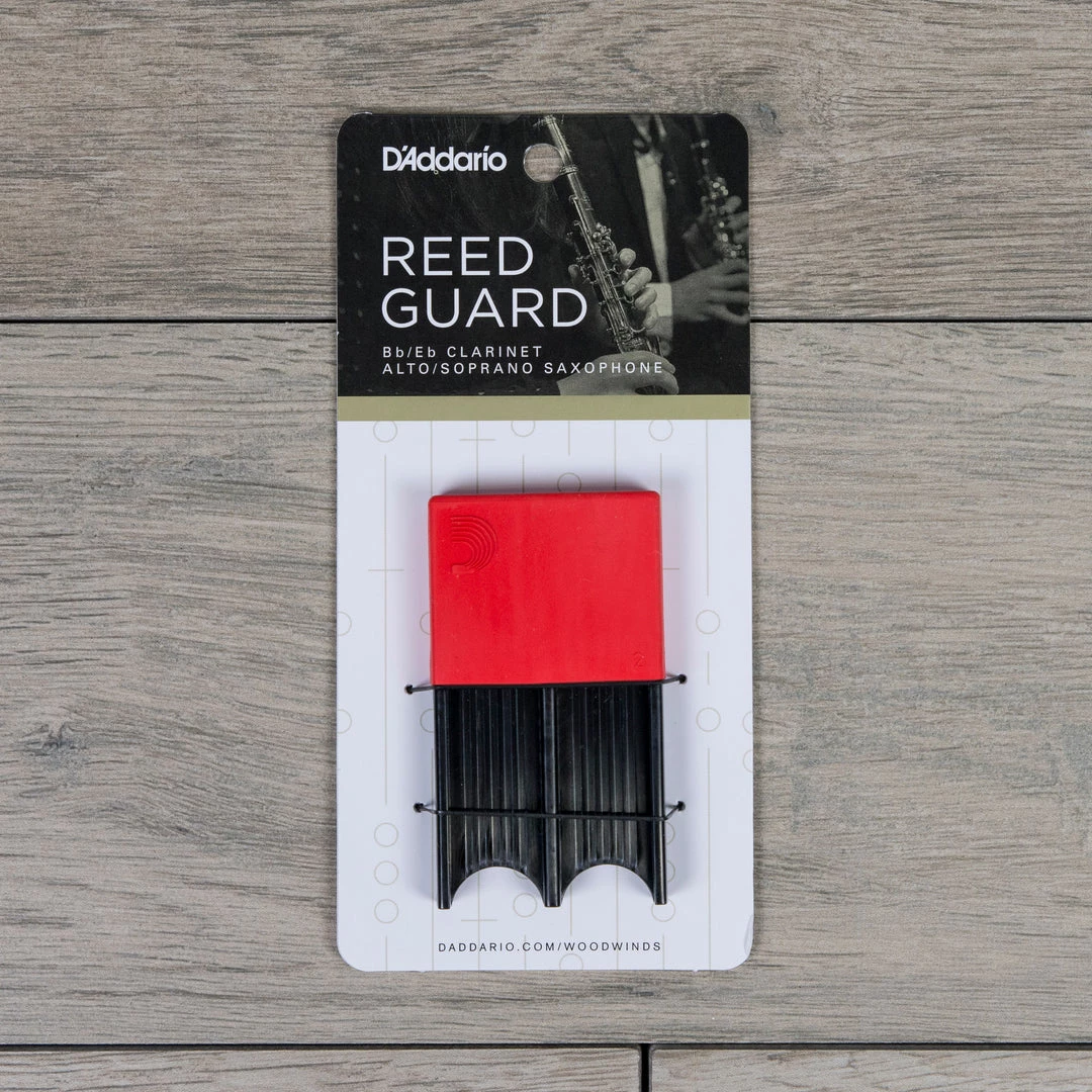 D'Addario Alto Sax/Clarinet Reed Guard In Red (Holds 4 Reeds) Woodwind Accessories 3 D'Addario Alto Sax/Clarinet Reed Guard In Red (Holds 4 Reeds) Woodwind Accessories