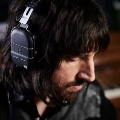 Boss WAZA - AIR Wireless Personal Guitar Amplification Headphones Guitar & Bass Amps