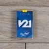 Vandoren V21 Bb Clarinet Reeds Strength 3 (Box Of 10) Woodwind Accessories 1 Vandoren V21 Bb Clarinet Reeds Strength 3 (Box Of 10) Woodwind Accessories